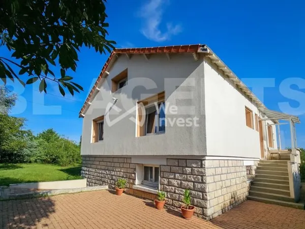 Maison familiale avec terrain arboré et verger - Châtellerault
