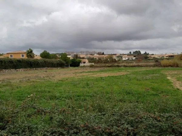 Terrain 334 m²