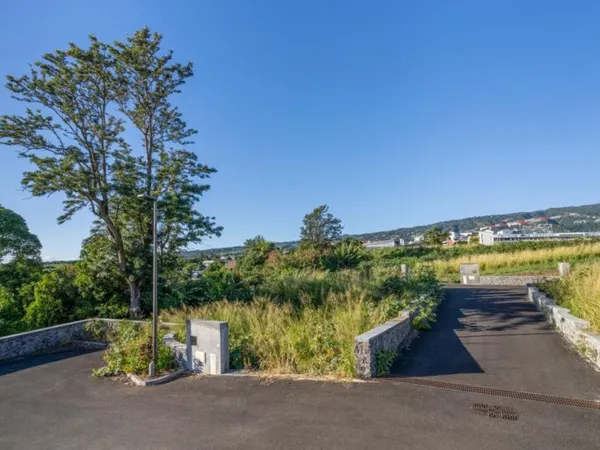 Terrain en individuel 305 m²