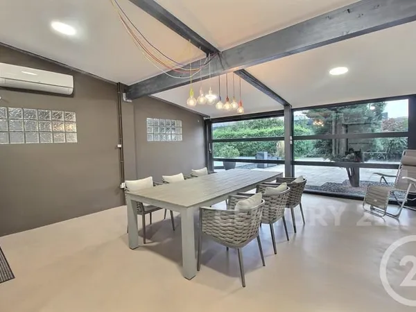 Maison 8 pièces 168 m²