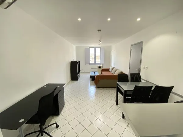 Grand appartement à louer à Toulon (83)