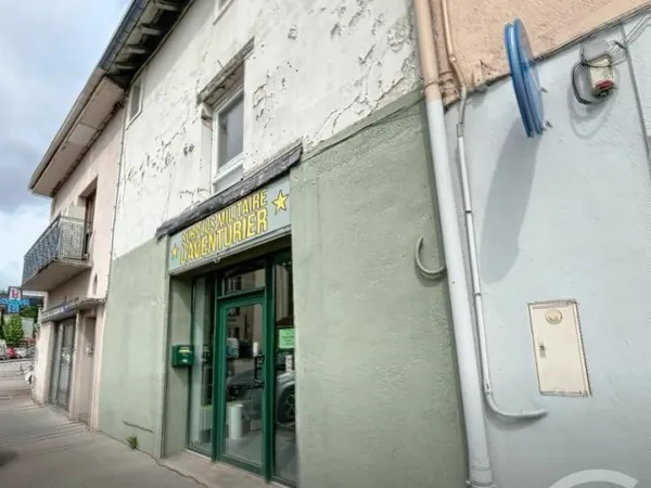Bâtiment 336 m²