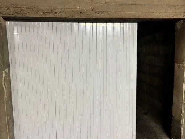 Vends Box fermé 13m2 Sceaux 3m21 HSP