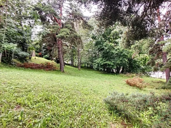 Terrain 2028 m²