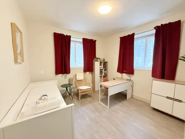 A LOUER - STUDIO MEUBLE ENTIEREMENT RENOVE / QUARTIER DE FRA