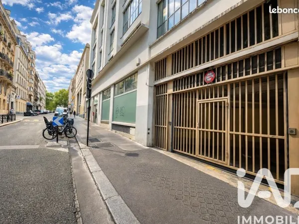 Parking/box Paris