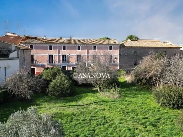 Maison vigneronne de caractère à rénover avec jardin à 5 minutes de Clermont-l'Hérault