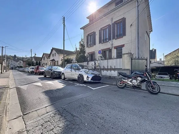 Maison 11 pièces 215 m²