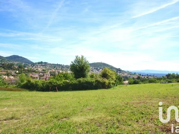 Terrain constructible 796 m²