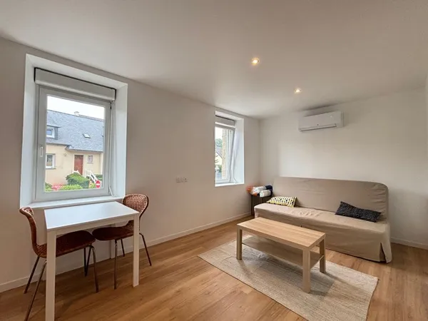 A LOUER Appartement de type 1 entièrement refait à neuf Secteur Kernabat - 24.56m²