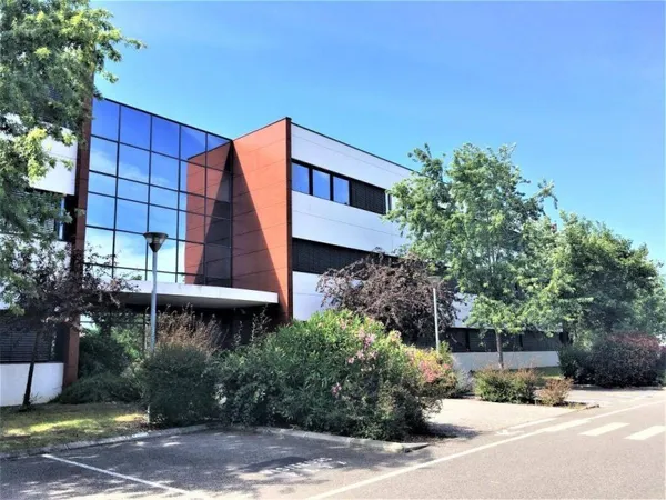 Bureau 964 m²