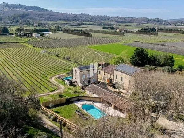 Ensemble immobilier rare à vendre à Bonnieux
