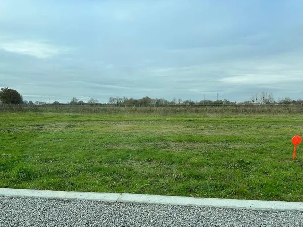 Terrain de 780 m² - SAINT MARC SUR MER