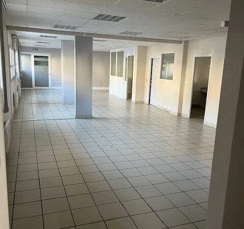 Local d'activité 140 m²