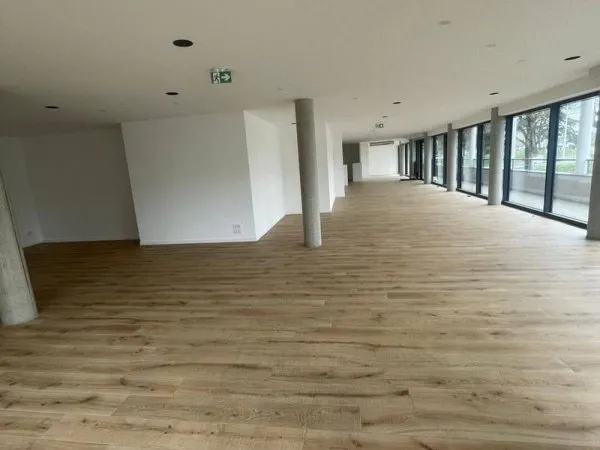 Local commercial 183 m²