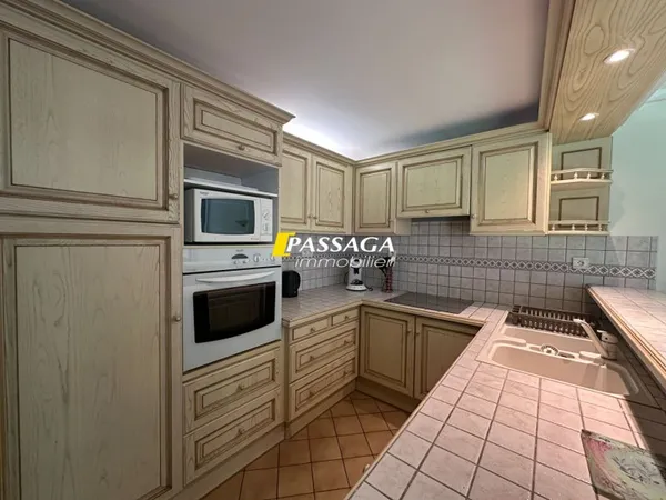Laissac Séverac L'Eglise T3 meublé de 69.97 m² - Terrasse de 15 m² - Parking privatif