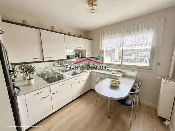 APPARTEMENT F4 DE 72M2 AU PIED DE LA GARE AVEC 2 BALCONS CAVE ET