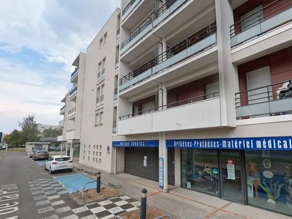 Local commercial 471 m²