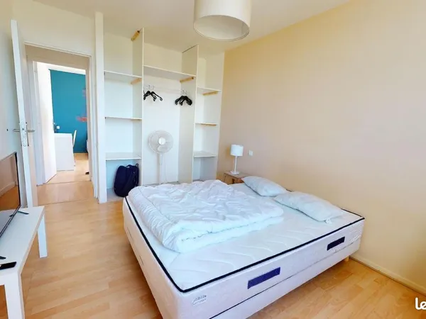 Chambre 5 pièces 68 m²
