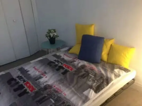 Chambre 1 pièce 14 m²