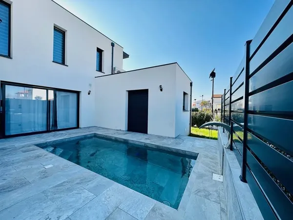 Villa neuve POLLESTRES avec piscine, T5 de 125m2 sur un terr