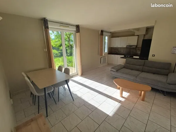 T2 meublé meuble haut de gamme 48 m² + jardin privatif 35 m² + stationnement privatif dans Résidence