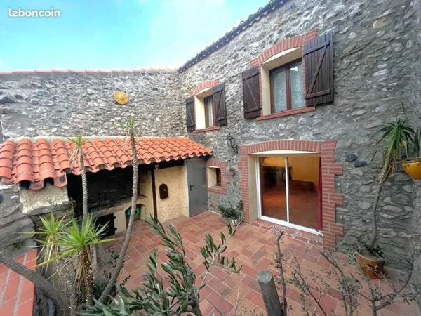 Maison 7 pièces 233 m² avec terrain de loisirs