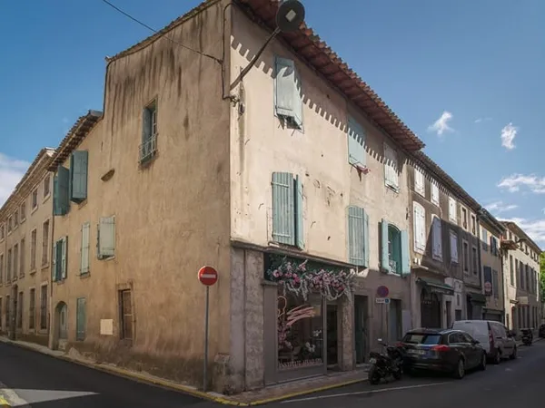 CARCASSONNE - BASTIDE GAMBETTA Immeuble de rapport sans copropriété 6 logements et 1 commerce