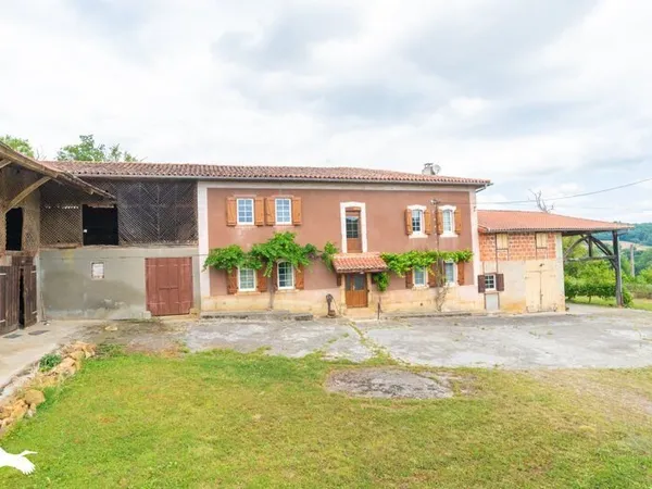 Ferme (tte) de 8 pièces principales