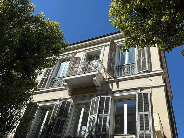 Local professionnel 44 m²