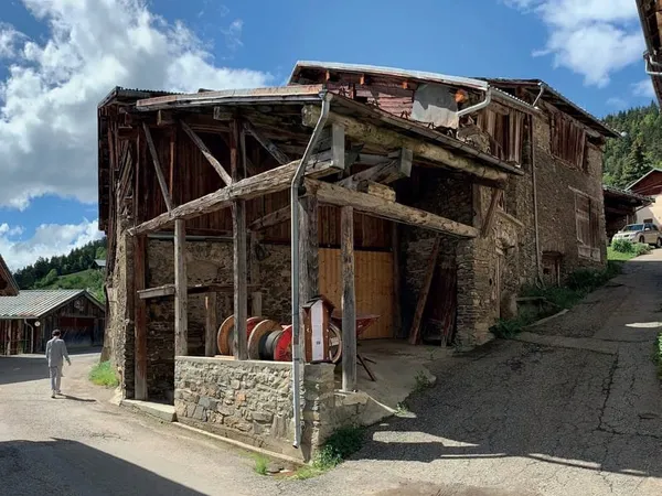 Grande grange indépendante +300 m2 Vue dégagée