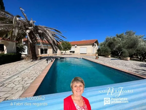 Villa 6 pièces 254 m²