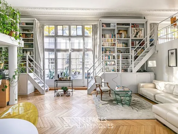 Étage noble traversant esprit loft avec balcon - Place Loulou Gasté
