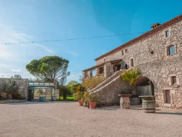 Maison 10 pièces 340 m²