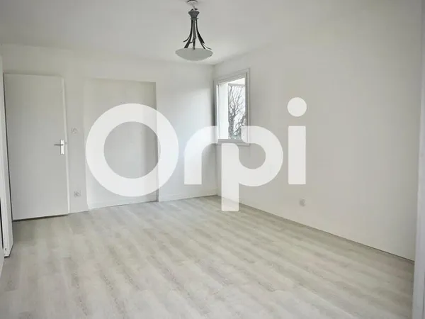 Appartement Coeur de Ville avec Parking et Cave