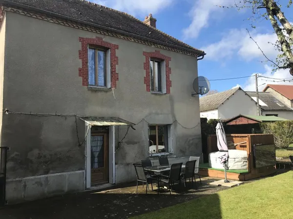 Maison de ville charmante, renovee et seule
