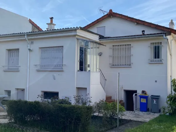 DRANCY Pavillon 4 pièces, sous sol sur 287m² de terrain