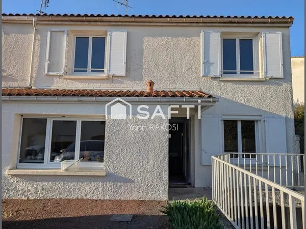 MAISON 4 CHAMBRES AVEC VIE DE PLAIN-PIED À SAINT-JEAN-D'ANGÉLY