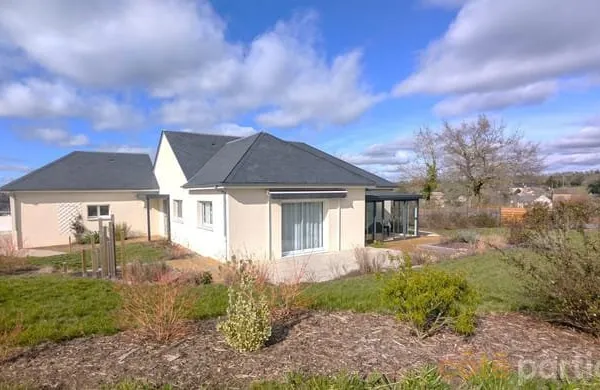 Maison de plain pied de type 6 avec terrain de 1084 m²