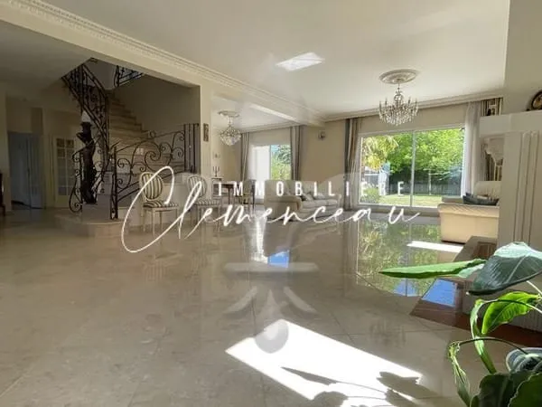 Maison de standing - 316 m² habitables + sous sol total - terrain 1127 m² - piscine - Villennes Sur 