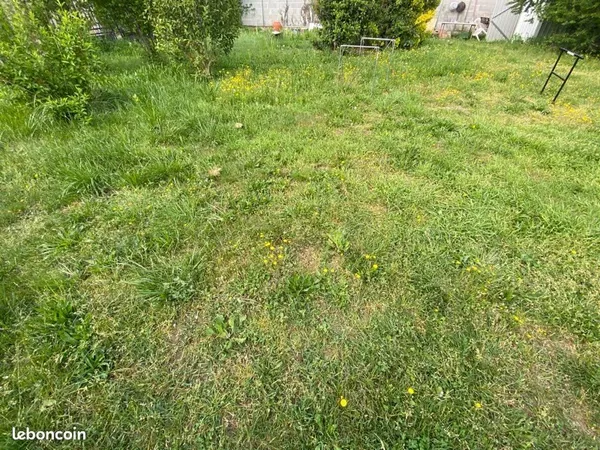 Terrain à vendre à SAINT GENİS LAVAL