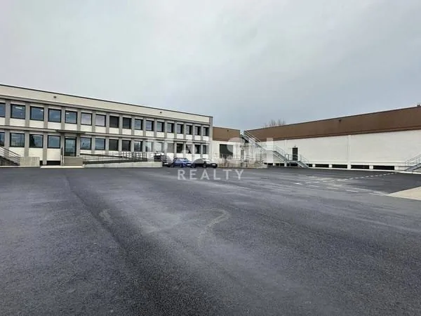 Local d'activité 8497 m²
