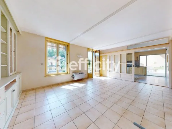 Maison 8 pièces 181 m²