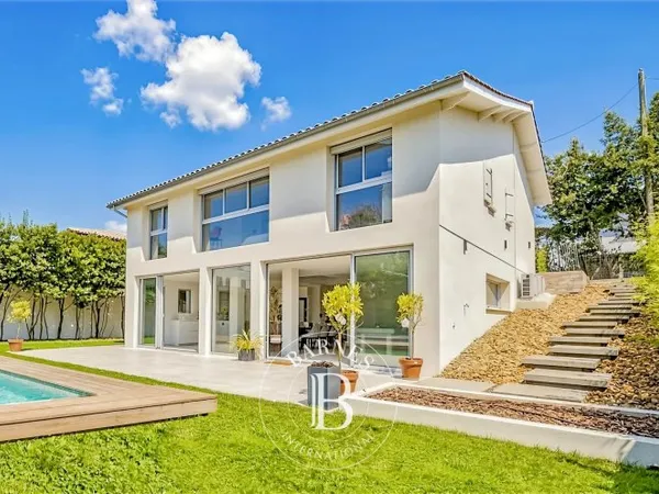 Le Bouscat - Maison de 192 m² - Piscine - Jardin - Stationnements