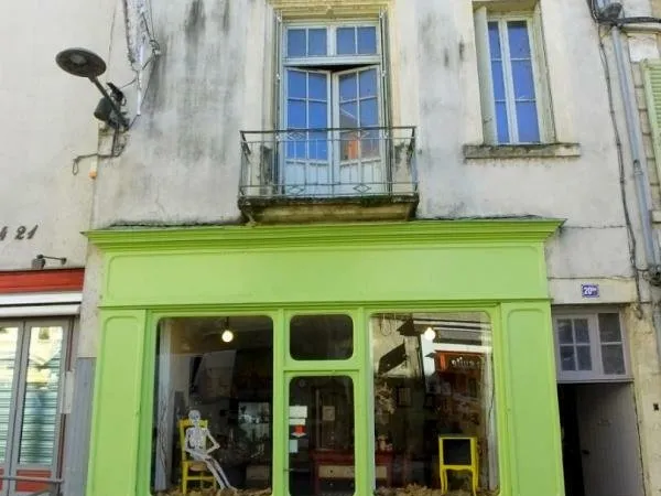 Immeuble 3 appartements + local commercial (actuellement loué)
