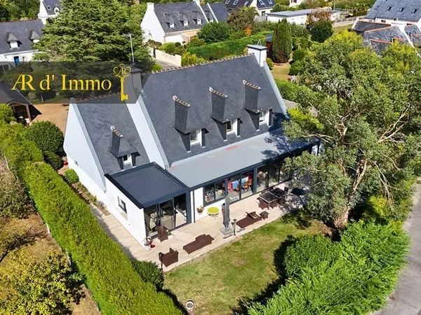 Maison rénovée avec extension - Grand jardin arboré