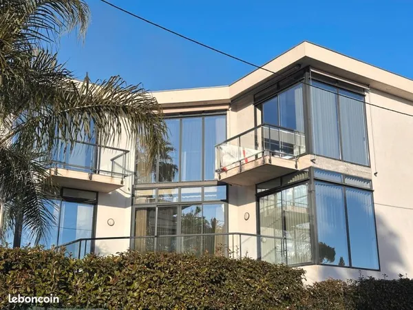 Maison contemporaine de 202 m² - 4 chambres - Piscine 32 m²