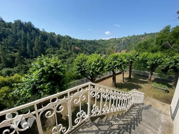 Appartement 8 pièces 161 m²