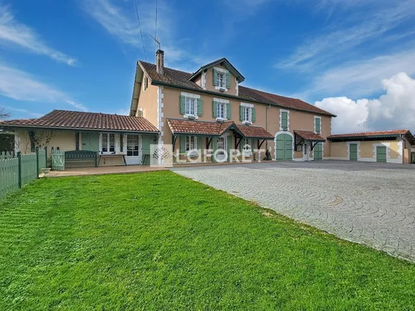 Maison 15 pièces 350 m²