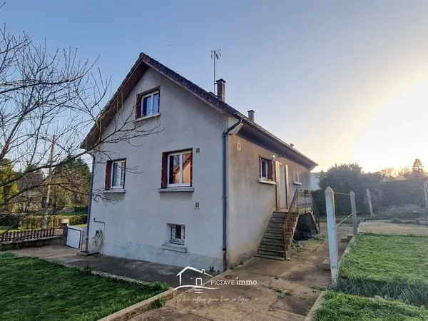 Maison familiale avec jardin à Lusignan - Proche toutes comm